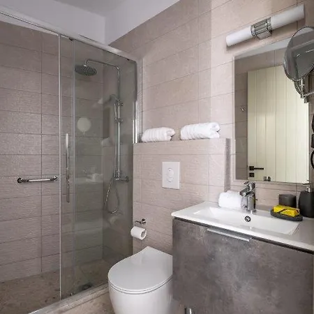 Irena Residences 4*