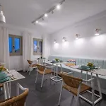 מלון Irena Residences 4*